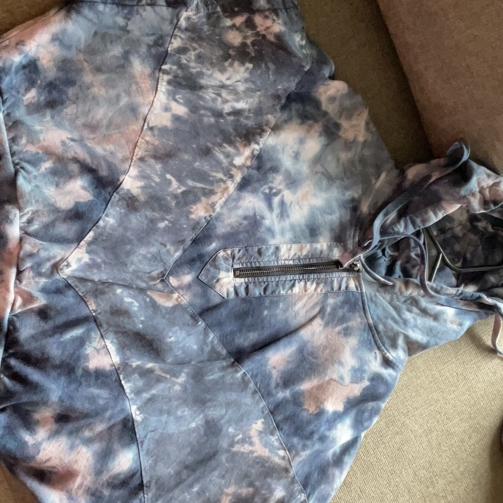 PINK blue & light pink /white  3/4 zip up.